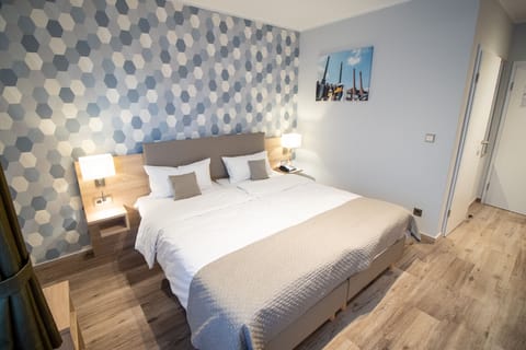 Comfort Double or Twin Room | Hypo-allergenic bedding, desk, laptop workspace, blackout drapes