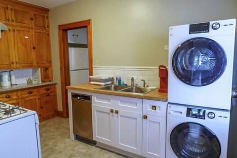 Dishwasher and laundry in unit