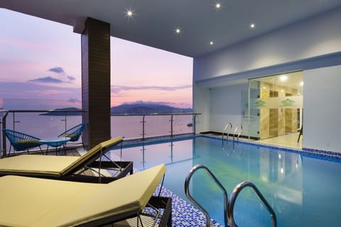 Outdoor pool, sun loungers