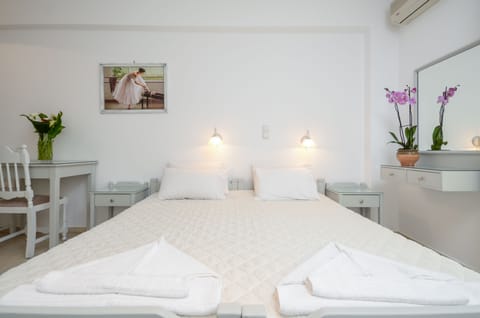 In-room safe, soundproofing, free wired internet