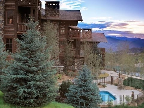 Condo, 2 Bedrooms | Exterior
