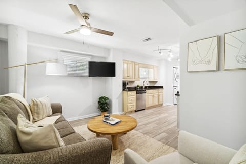 Living Area, Queen Sleeper Sofa