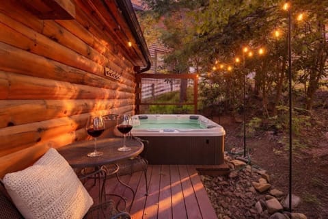 Cabin, 3 Bedrooms | Outdoor spa tub