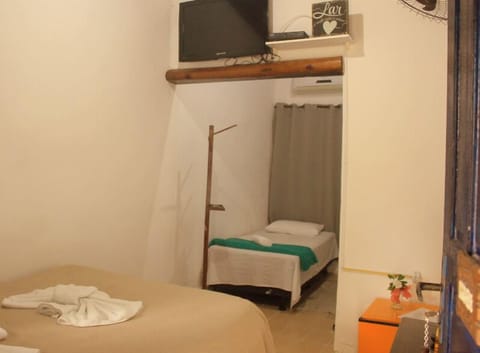 Basic Triple Room | Minibar, cribs/infant beds, free WiFi, bed sheets