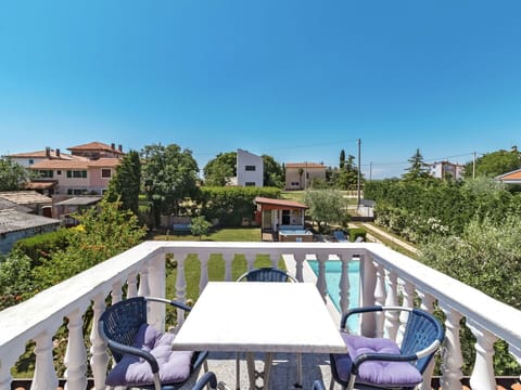 Property, Real Estate, House, Building, Residential Area, Swimming Pool, Sky, Home, Estate, Architecture