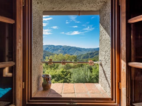 Window, Room, Sky, Mountain, House, Interior Design, Tree, Home, Building, Daylighting