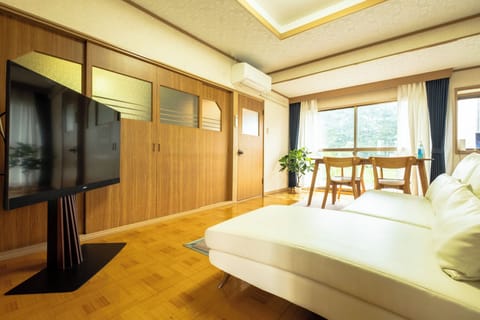 House, 2 Bedrooms | Living area | Flat-screen TV