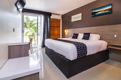 Superior Room | Desk, iron/ironing board, free WiFi, bed sheets