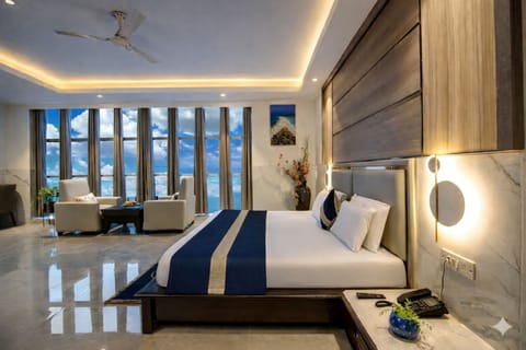 Premium Suite | Soundproofing, cribs (surcharge), rollaway beds (surcharge), WiFi (free)