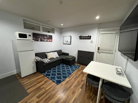 Living room/dinning area