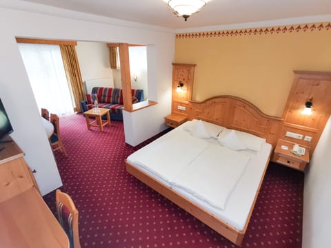 Comfort Quadruple Room, 1 Queen Bed, Non Smoking, Garden View | Premium bedding, in-room safe, individually furnished, free WiFi