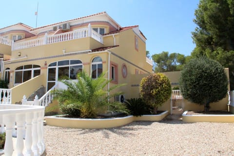 Front of this holiday home