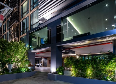 Front of property - evening/night