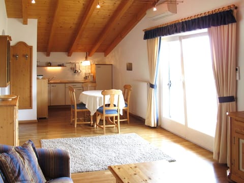Furniture, Comfort, Cabinetry, Wood, Building, Curtain, Architecture, Table, Interior Design, Flooring