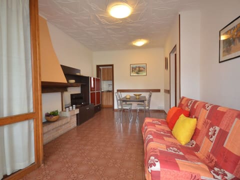 Furniture, Property, Building, Picture Frame, Table, Wood, Comfort, Lighting, Interior Design, Chair