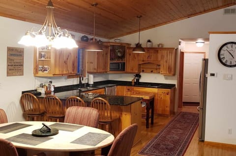 Dining and seating for 10