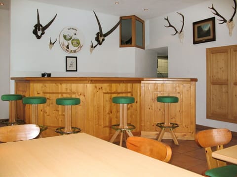 Property, Furniture, Table, Picture Frame, Building, Wood, Lighting, House, Interior Design, Floor