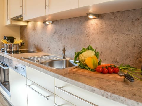 Food, Cabinetry, Countertop, Kitchen Sink, Tap, Property, Sink, Kitchen, Plumbing Fixture, Kitchen Stove