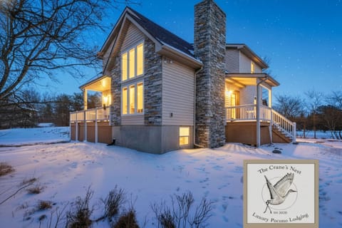 The Crane's Nest offers 3 levels of comfort and fun with 3000 sqft to enjoy