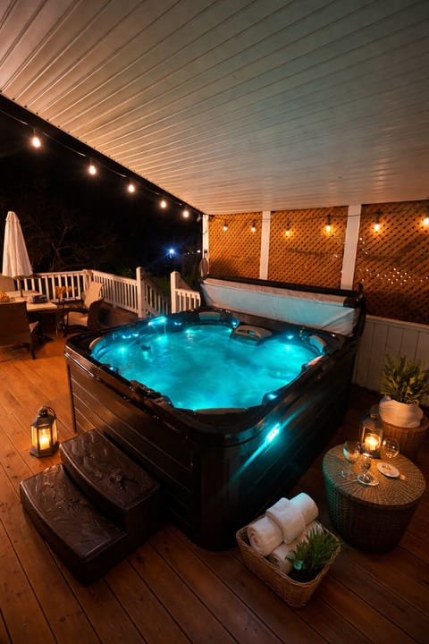 Relax in a 7 person Hot tub with 66 jets that offers an unparalleled experience