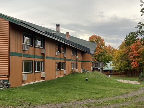 Fall at the Powdermill Creek inn