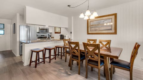 Blue Nine 3 Dining Table and Kitchen