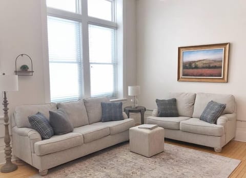 90e9b798 112e 4071 8173 54e75bde7b23