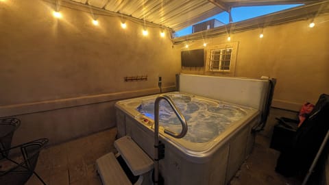 Indoor spa tub