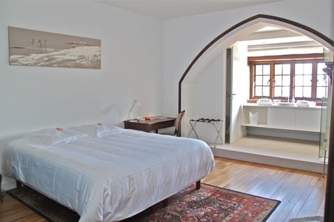 Superior Double Room, Sea View | 1 bedroom, premium bedding, in-room safe, desk