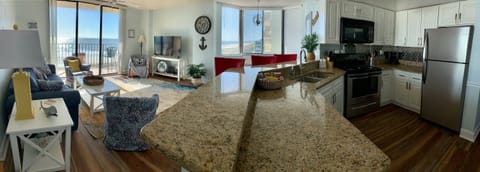 Welcome to My Open & Spacious Happy Place with Panoramic Views!