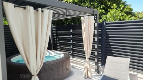 hot tube