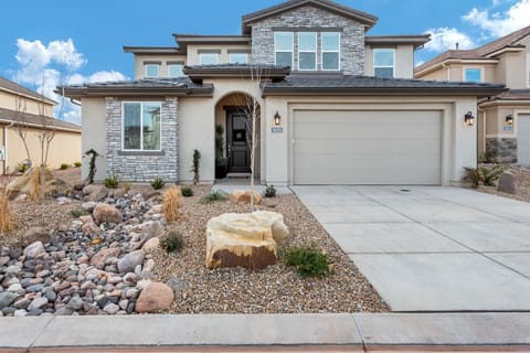 House, 5 Bedrooms | Exterior