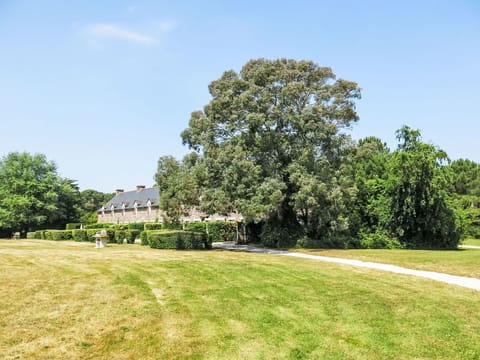 Sky, Plant, Property, Natural Landscape, Land Lot, Tree, Grass, Cloud, Grassland, Plain