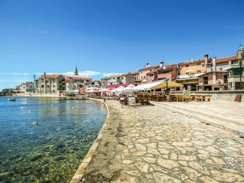 Town, Coastal And Oceanic Landforms, Tourism, Coast, Shore, Resort Town, Beach, Mixed-Use, Channel, Tourist Attraction