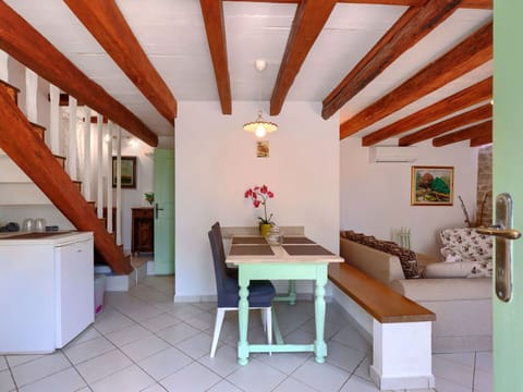 Table, Furniture, Property, Wood, Interior Design, Orange, Building, Architecture, Comfort, Flooring