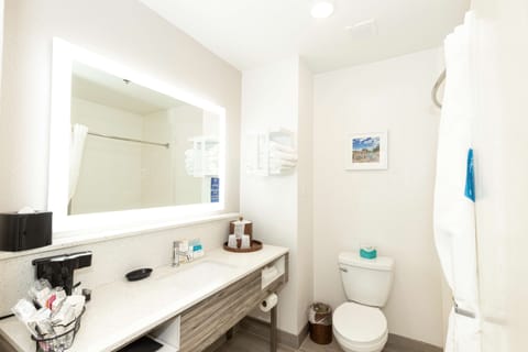 Room, 2 Queen Beds, Non Smoking | Bathroom | Hair dryer, towels