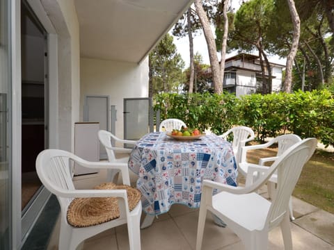 Furniture, Plant, Property, Table, Chair, Building, Outdoor Furniture, Interior Design, Wood, Tree