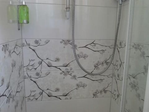 Triple Room, Private Bathroom | Bathroom | Free toiletries, soap