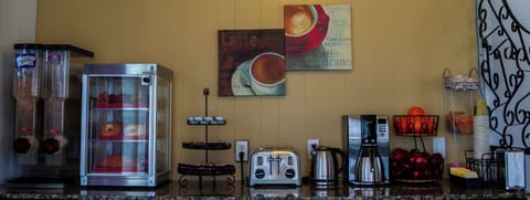 Free daily continental breakfast