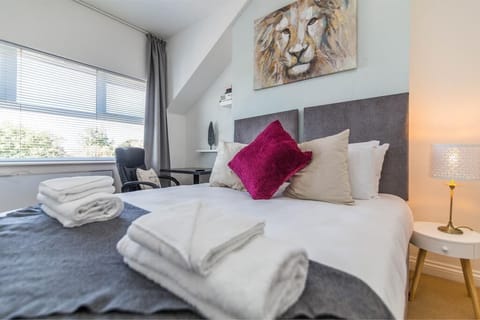 Two-Bedroom Apartment | 2 bedrooms, iron/ironing board, free WiFi, bed sheets