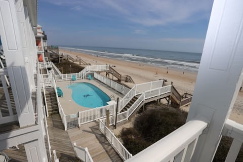 Privite pool for the 8 homes that make up 
 Ocean Watch Villa's 