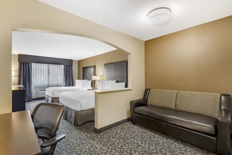 Suite, 2 Queen Beds, Accessible, Refrigerator & Microwave (with Single Sofabed) | Desk, soundproofing, iron/ironing board, WiFi (free)