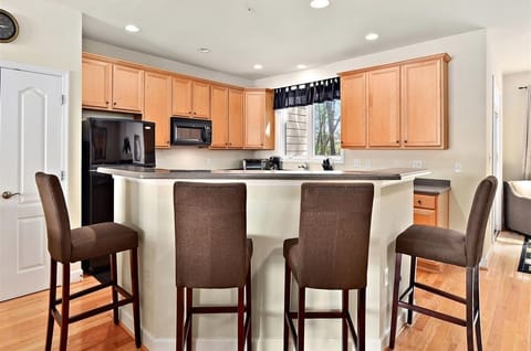 2nd Floor Kitchen and Dining (3)