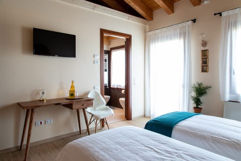 Traditional Double or Twin Room | Premium bedding, down comforters, individually furnished, desk