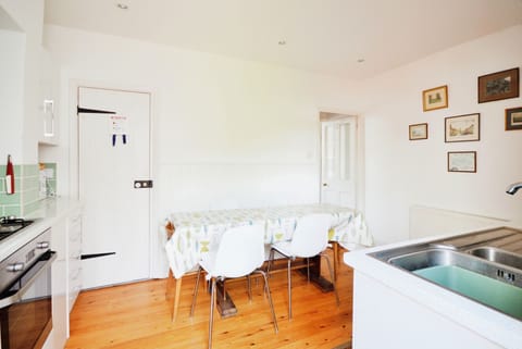 Cottage | Private kitchen | Fridge, oven, stovetop, dishwasher