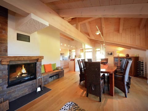 Apartment | Dining