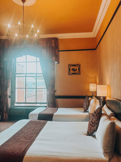 Triple Room | Individually decorated, desk, iron/ironing board, free WiFi