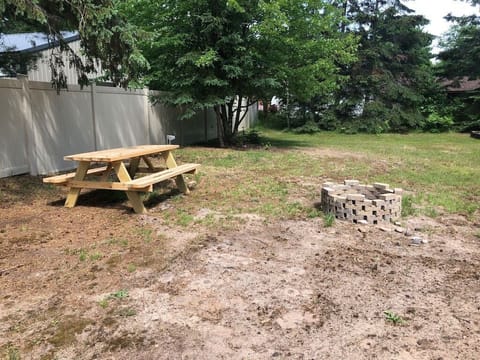 Firepit and picnic table
