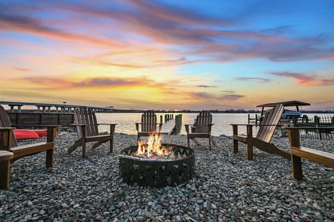 Embrace stunning sunset views at Sunset Oasis, with a cozy bonfire!