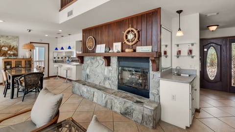 Sun n Surf Living room